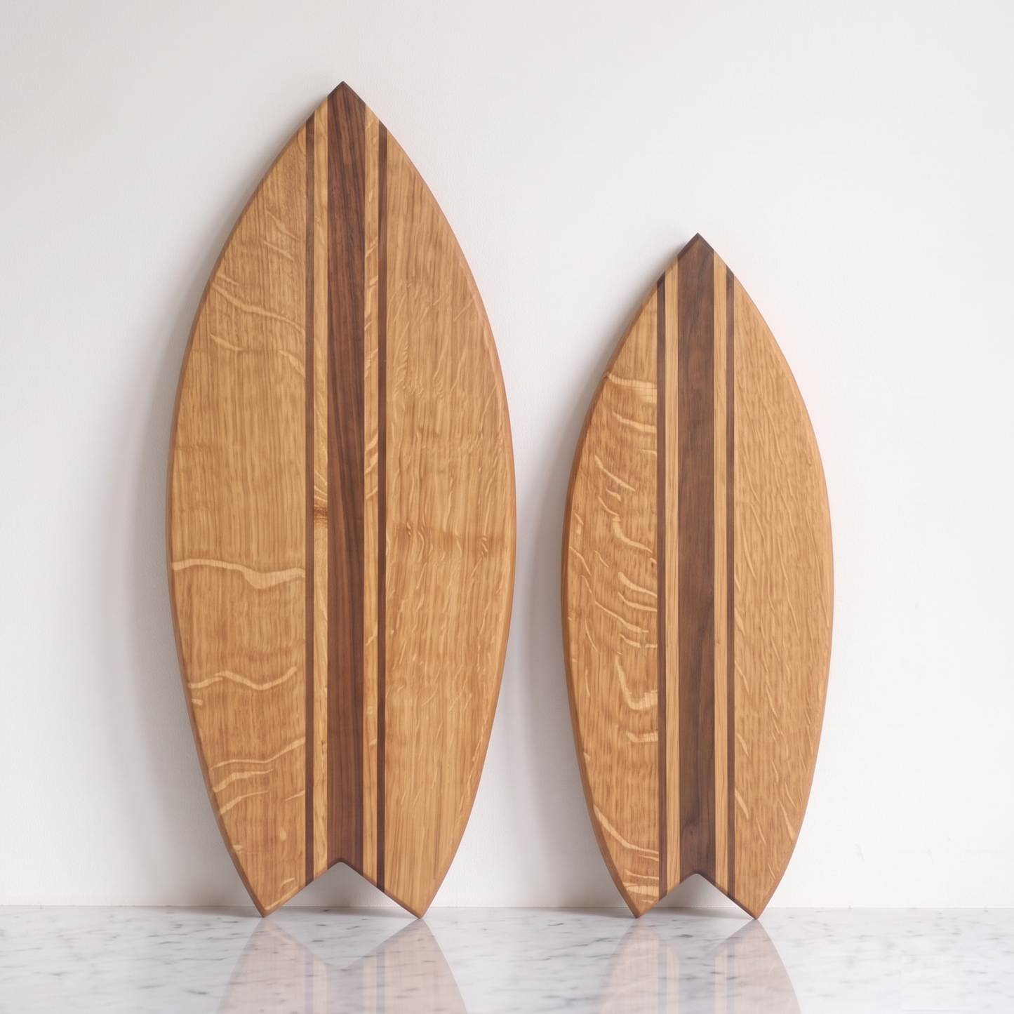 2er-Set Premium-Schneidebretter „Surf“ – große Nussbaum-Basis, kleine Eichen-Basis
