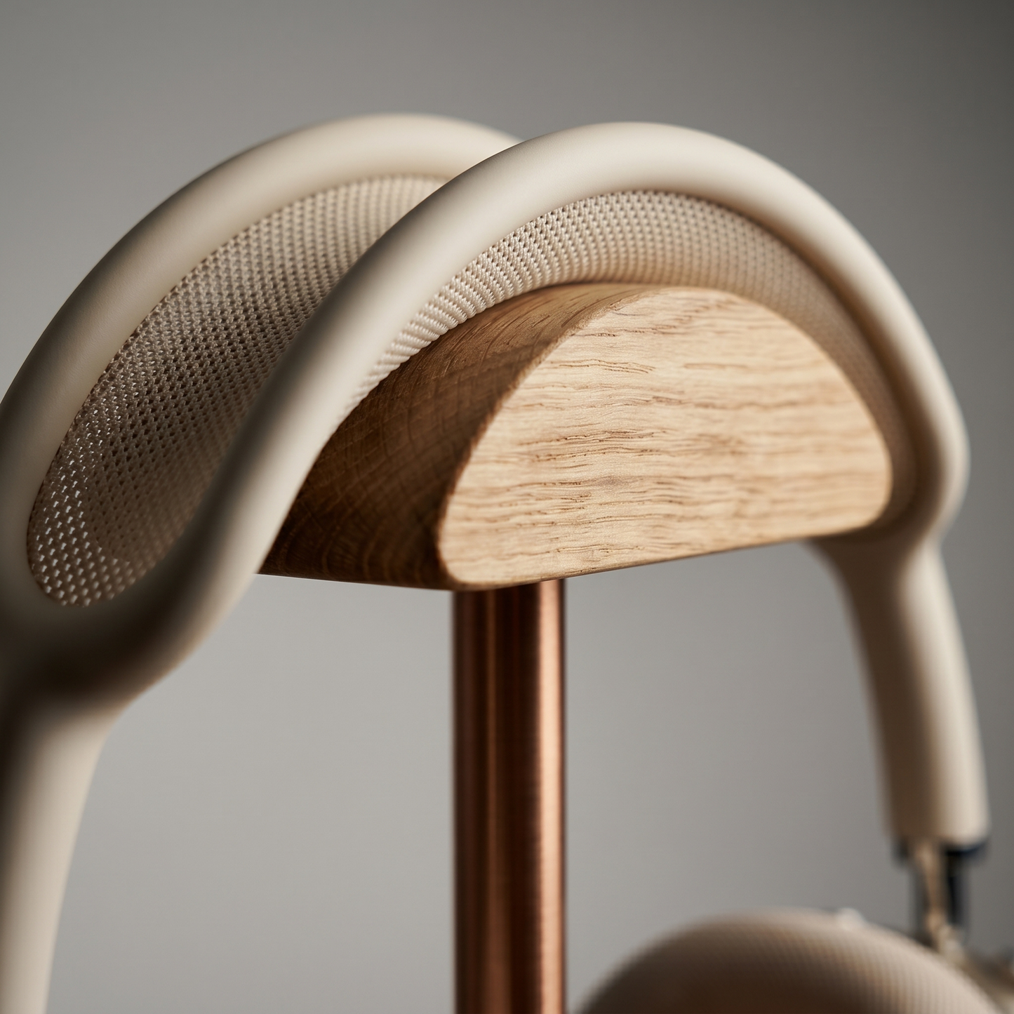 Porte-Casque Audio en Chêne Massif et Acier – Le Classique