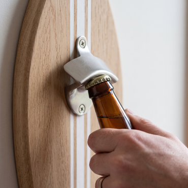Décapsuleur Mural Surf en Bois – Lignes Blanches
