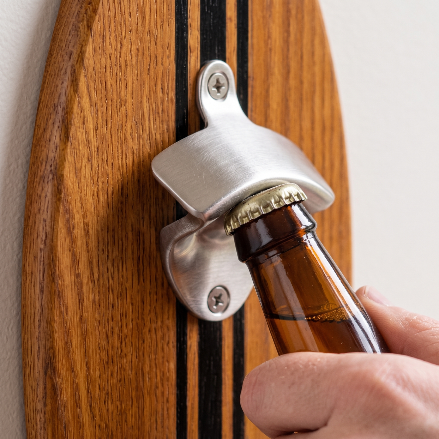 Décapsuleur Mural Surf en Bois - Thermoash Lignes noires