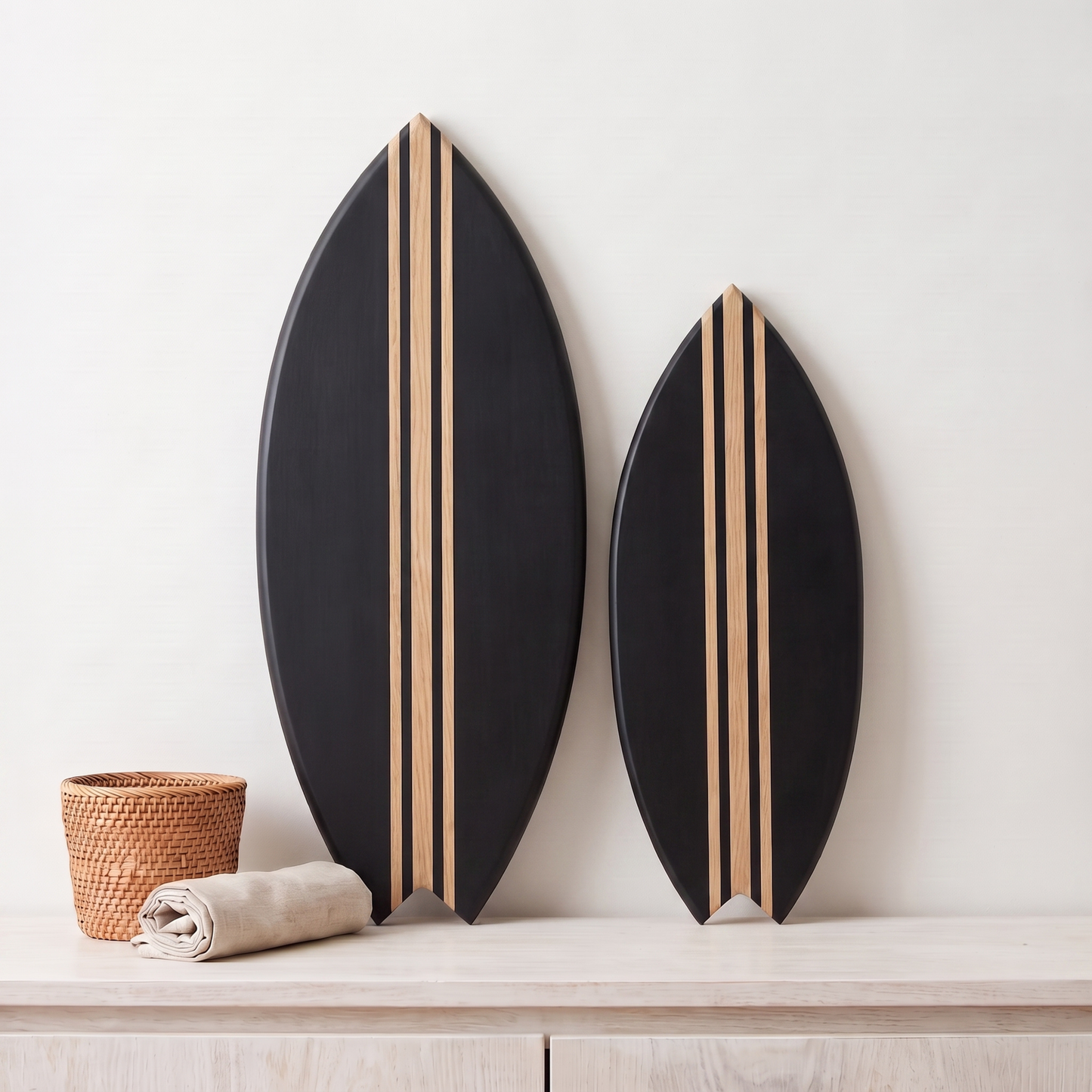 Planche de Surf déco - Base noire, lignes bois
