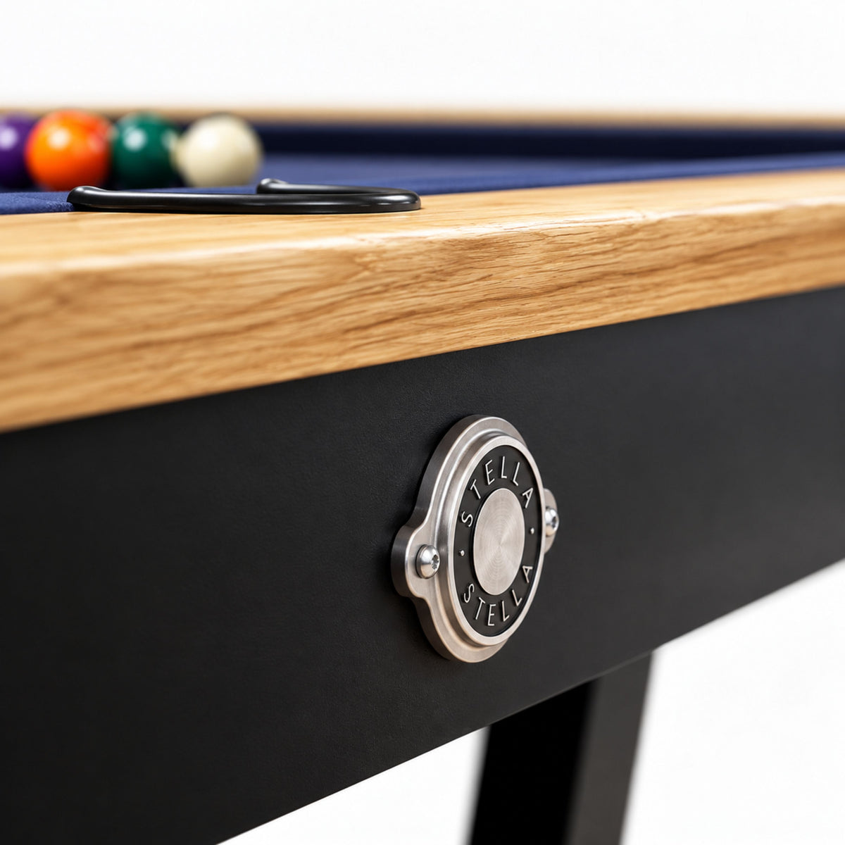 Amerikanischer Billardtisch Stella Millésime Indoor – Massive Eiche & MDF, umwandelbar in Esstisch & Tischtennisplatte