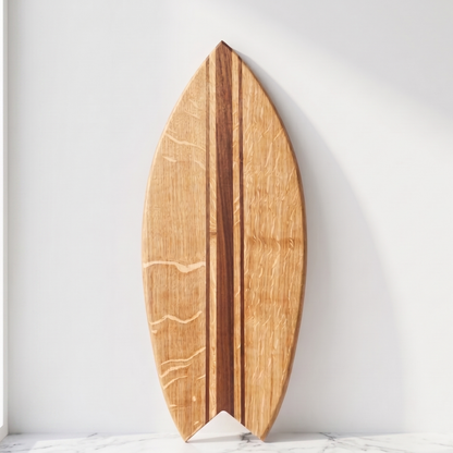 Premium Surf-Schneidebrett – Eichenbasis, Walnusslinien